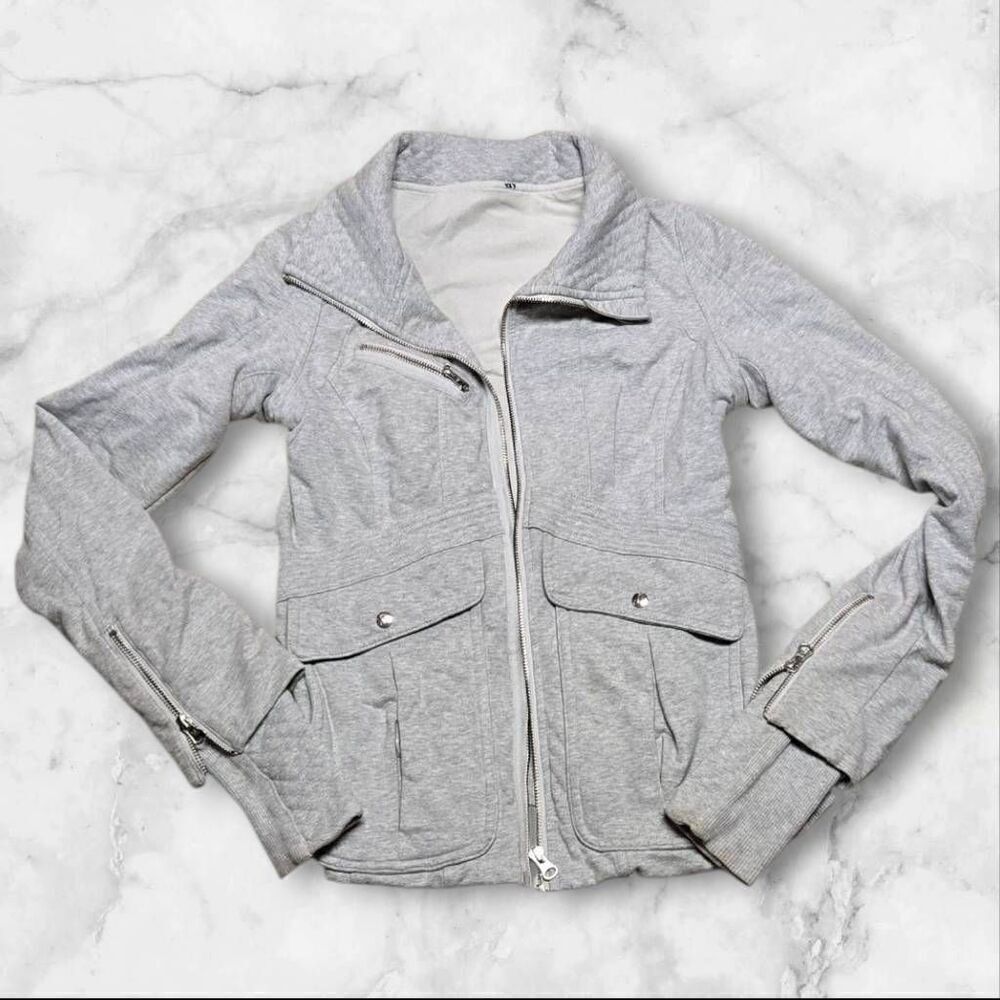 Lululemon Its Happening Jacket Size 4 Gray